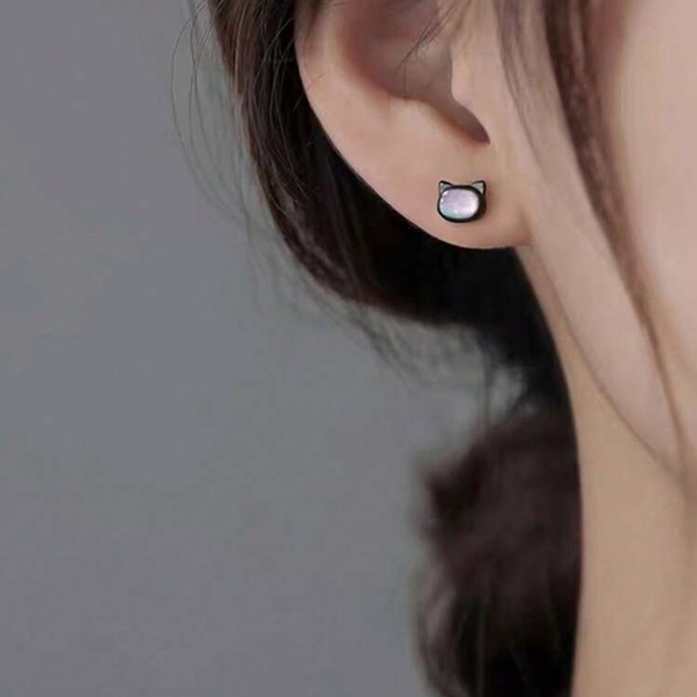 🐈‍⬛ Sterling Silver Cat Studs 🐈‍⬛ - Picture 5 of 5